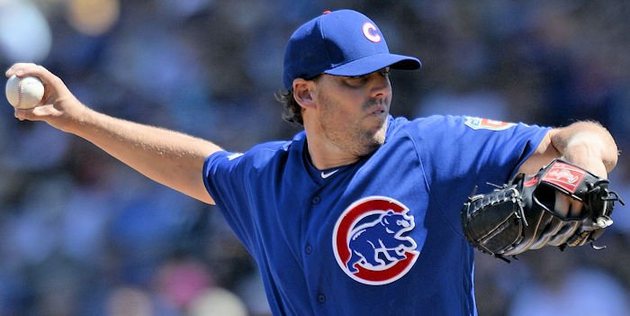 Hamels outduels Lackey as Rangers avoid being swept by Cubs