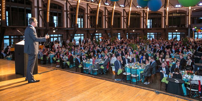 Sixth annual Bricks and Ivy Ball raises record $1.65 million for Cubs Charities