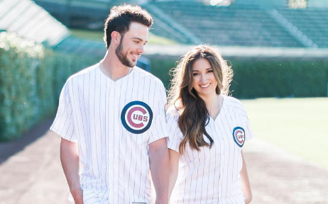 Cubs News: Kris Bryant and fiancee take engagement photos at Wrigley Field