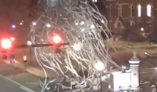 Toomer's Corner tree at Auburn rolled to celebrate Cubs title
