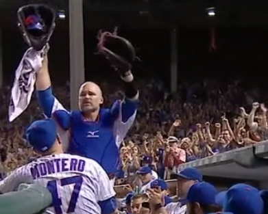 WATCH: David Ross' curtain call at Wrigley Field