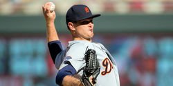 It's official: Cubs trade with Tigers to bolster bullpen