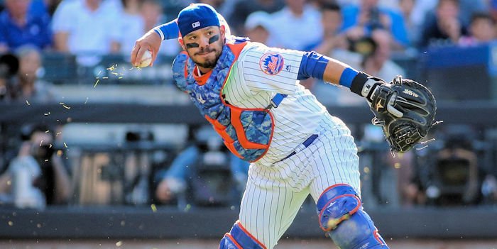 Cubs add Mets catcher to 40-man roster