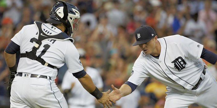 Cubs send message to MLB with Wilson, Avila trade