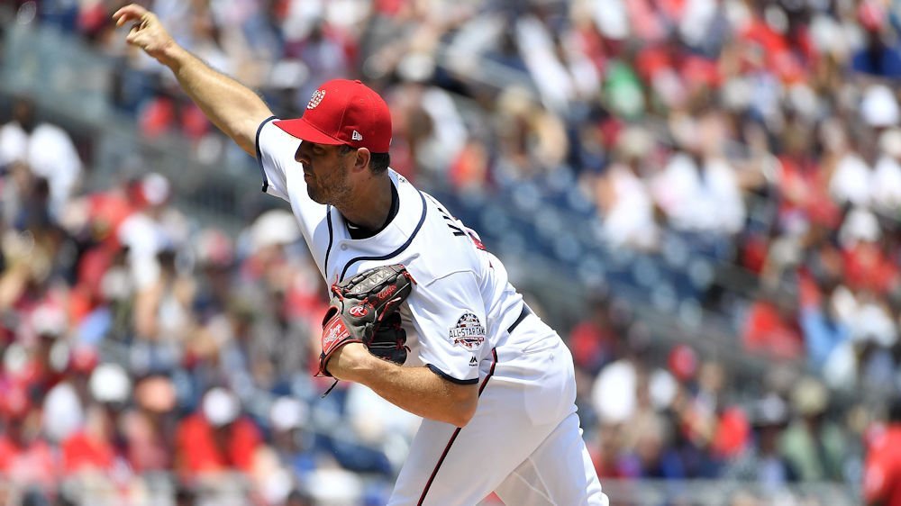 Cubs acquire veteran reliever, place RHP on 60-day DL