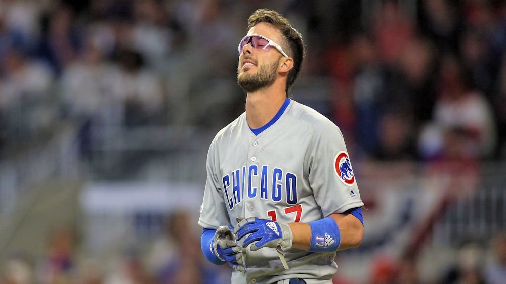 An ailing Kris Bryant was pulled from Tuesday's game in the sixth inning. (Credit: Brett Davis-USA TODAY Sports)
