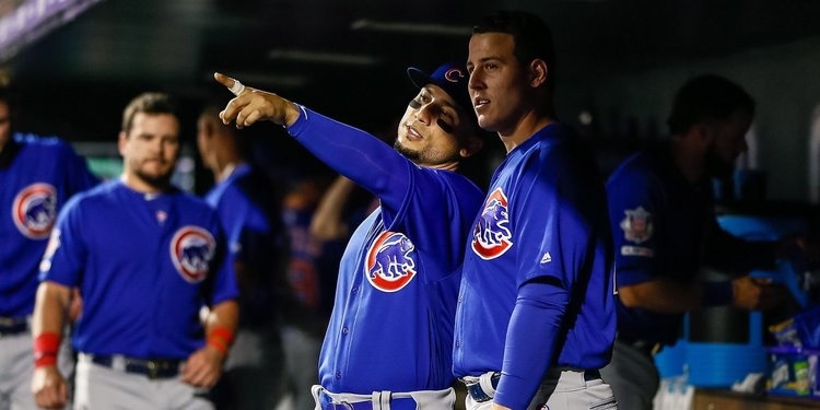 Gonzalez giving Rizzo pointers (Isaiah Downing - USA Today Sports)