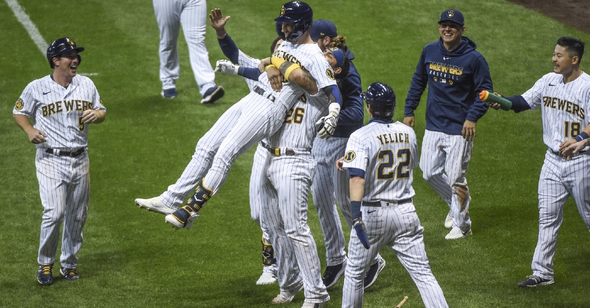 Brewers win war of attrition versus Cubs in walkoff fashion