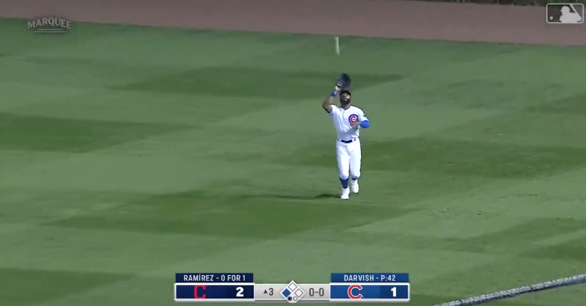Jason Heyward caught a fly ball and fired a perfect throw to home plate, leading to an inning-ending tagout.
