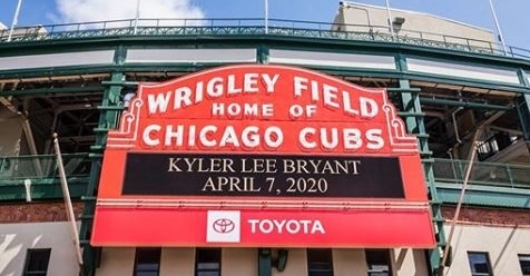 Cubs announce Kris Bryant's son birth on Wrigley Field marquee
