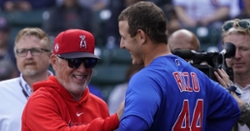 Cubs News and Notes: Cubs split two games, Rizzo trolls Astros, Hendricks on outing, more
