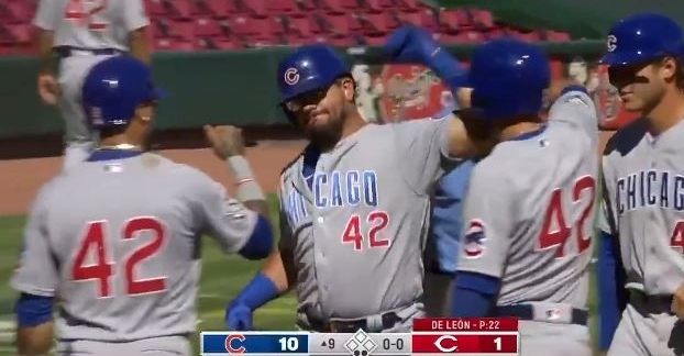 WATCH: Kyle Schwarber blasts 444-foot grand slam, Cubs set MLB record