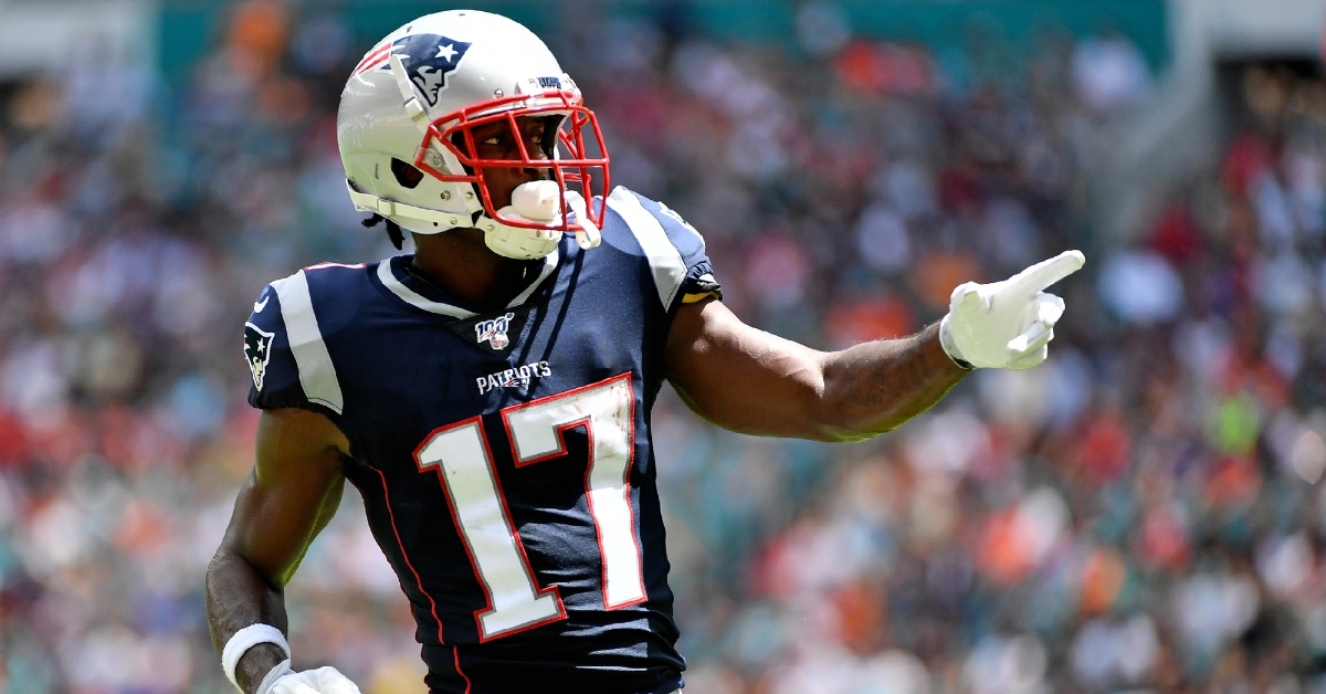 Bears News: Antonio Brown reportedly headed to the Bucs