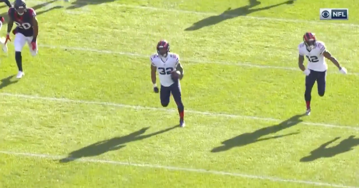 David Montgomery scored an 80-yard rushing touchdown on the Bears' first offensive play.