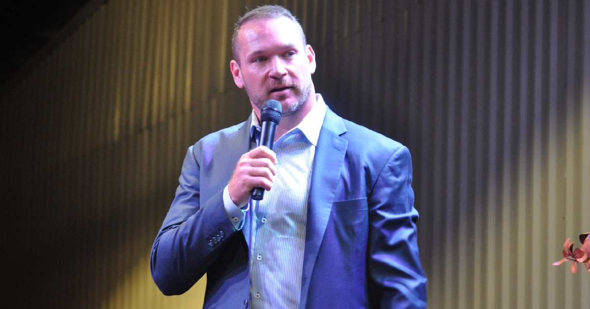 Brian Urlacher came under fire for liking a controversial Instagram post and composing another. (Credit: Jessica Onsurez Current-Argus-USA TODAY Sports)