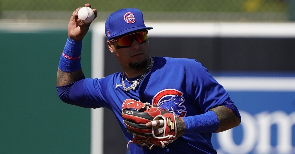 Javy Baez makes the play against the A's (Rick Scuteri - USA Today Sports)