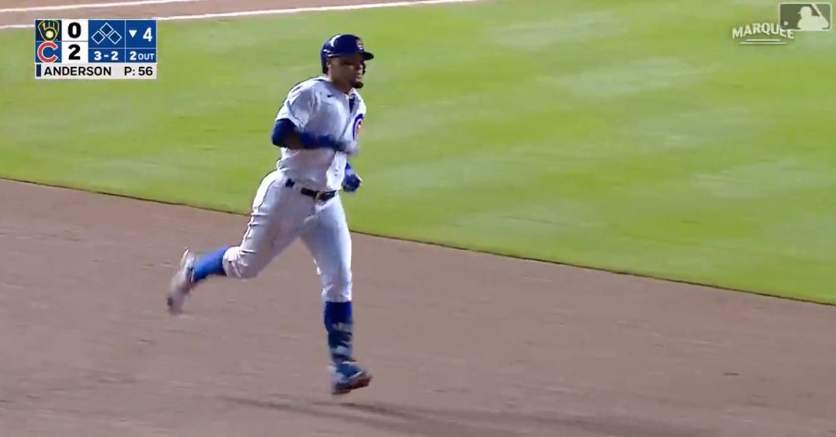 Javier Baez hit the first of back-to-back homers for the Cubs in the fourth inning.