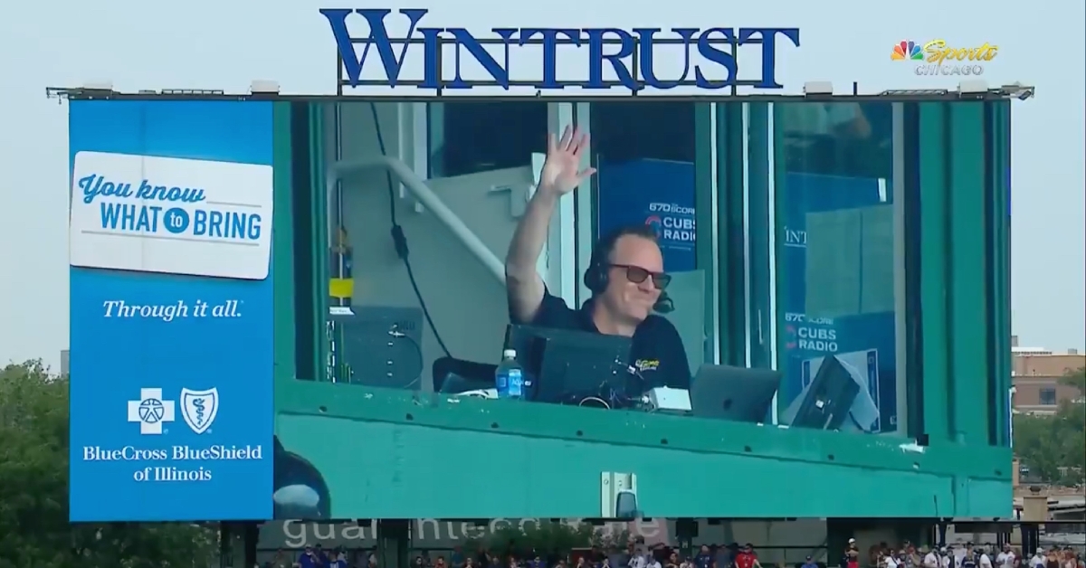 Len Kasper was honored in his first game back at Wrigley Field since leaving the Cubs to call White Sox games.