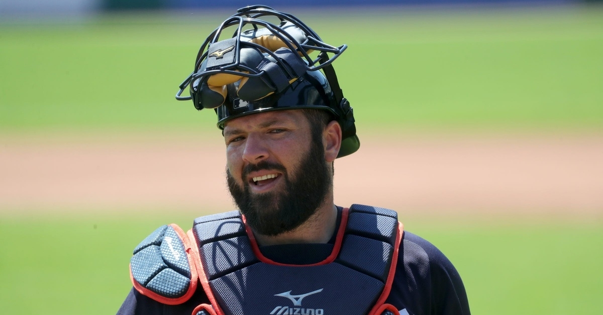 Cubs place Austin Romine on IL, select catcher from Triple-A