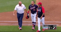 WATCH: Kyle Schwarber removed from game after suffering apparent hamstring injury