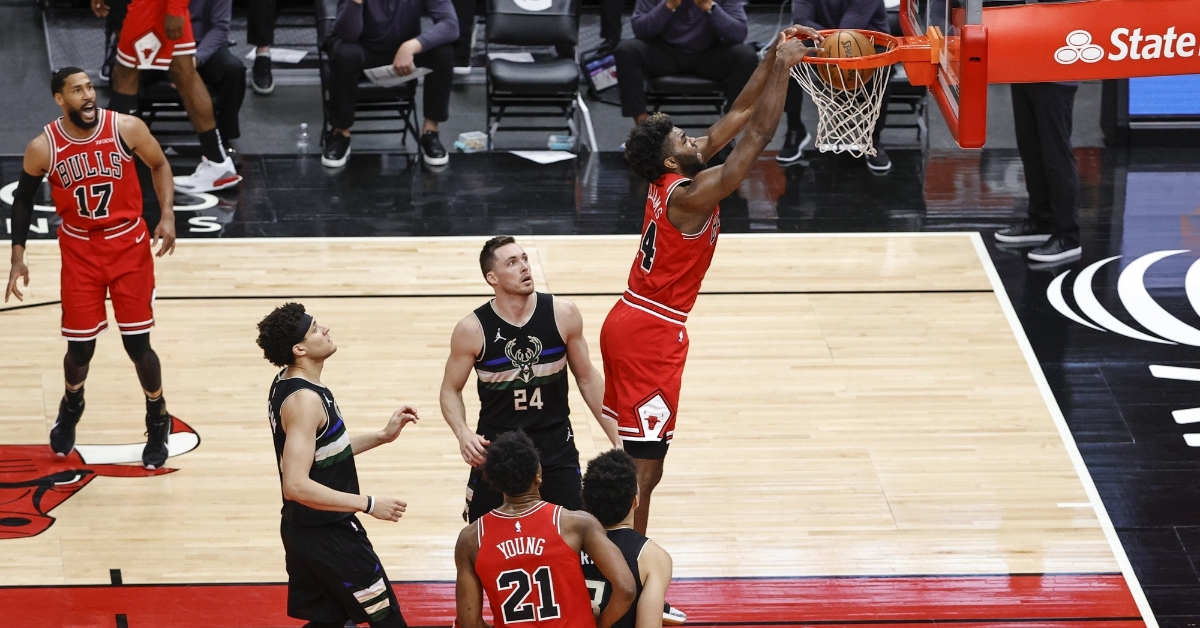 Williams with the dunk against the Bucks (USA Today Sports)