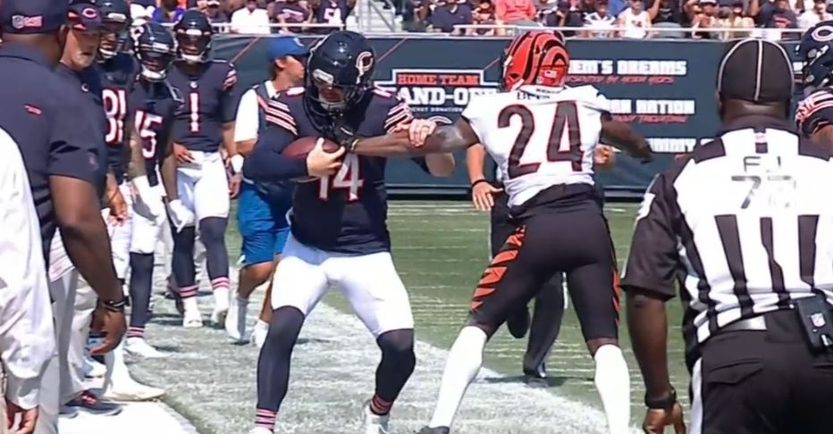 WATCH: Andy Dalton leaves game with non-contact injury