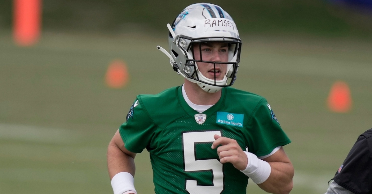 Bears workout trio of quarterbacks as injury questions remain