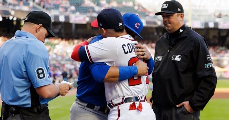 The Contreras brothers greeted each other with a huge hug on Thursday (Photo via Cubs)