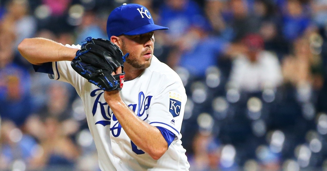 Cubs ink reliever Kevin McCarthy to minor league deal