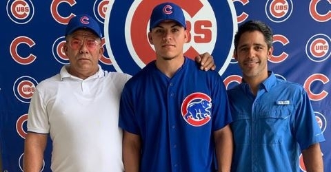 Cubs sign hard-throwing Cuban Yoendris González