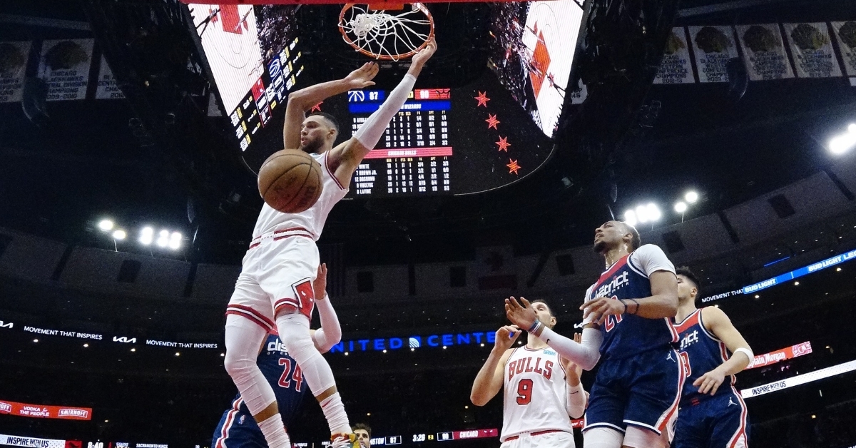 Donovan notches 300th career win as Bulls win ninth straight