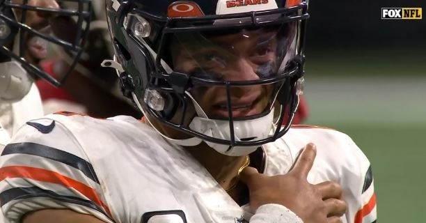 Conflicting reports on Justin Fields' injury