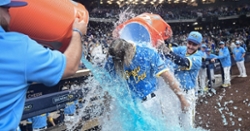 Brewers deliver knockout punch with walkoff against Cubs