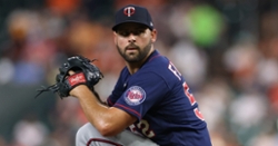Cubs reportedly add veteran reliever