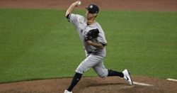 Cubs sign former Yankees reliever