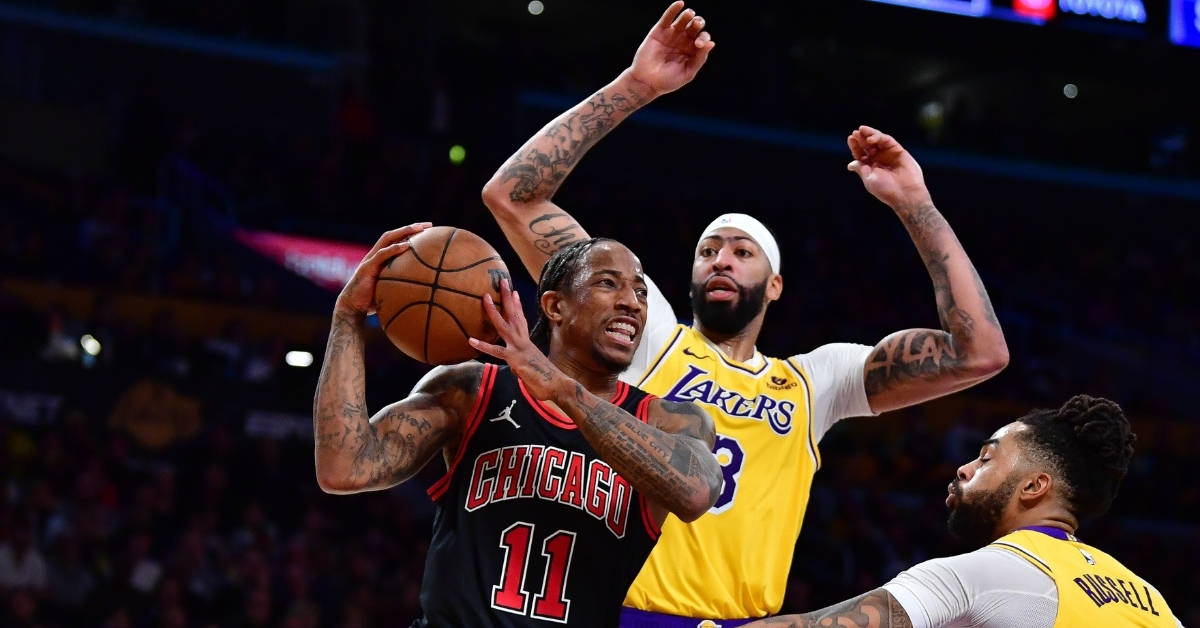 Lakers top Bulls in high-scoring affair